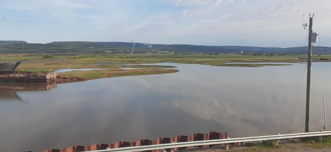 Riverside Mountainview Solitude Inn المظهر الخارجي الصورة